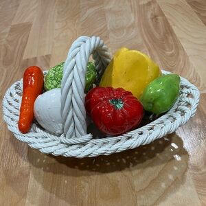 ITALIAN BASSANO HAND PAINTED CERAMIC POTTERY VEGETABLE LATTICE BASKET